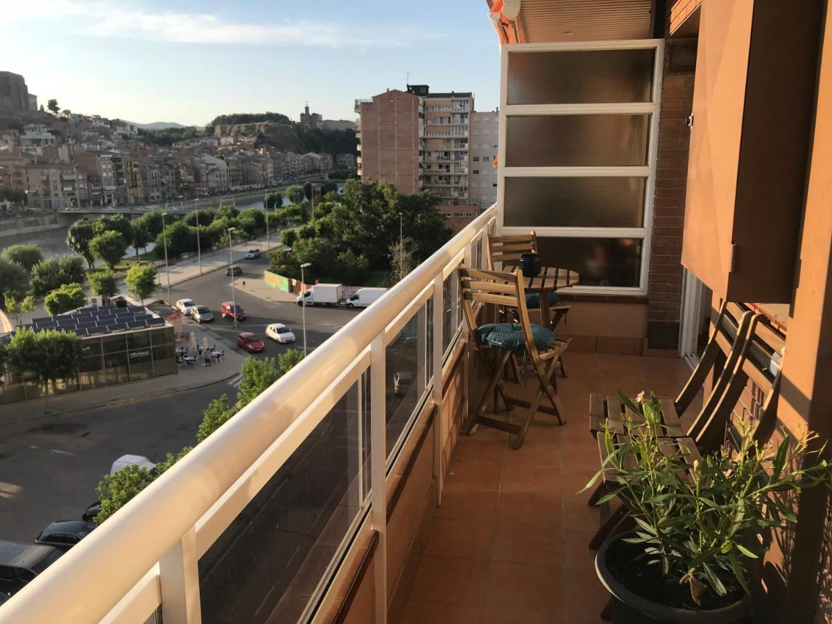 Apartamento Recien Reformado Con Vistas Al Rio Balaguer Bagian luar foto