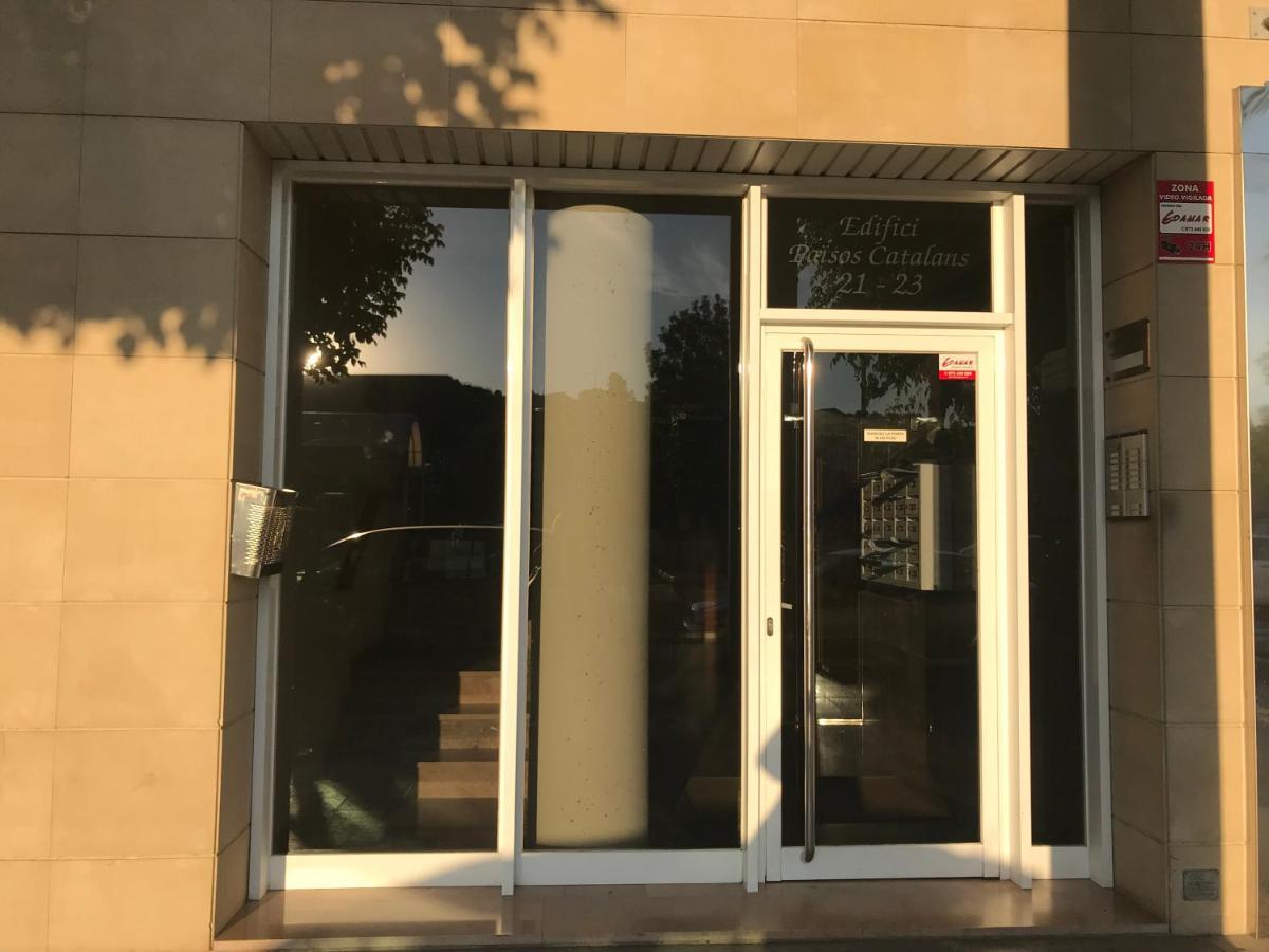 Apartamento Recien Reformado Con Vistas Al Rio Balaguer Bagian luar foto