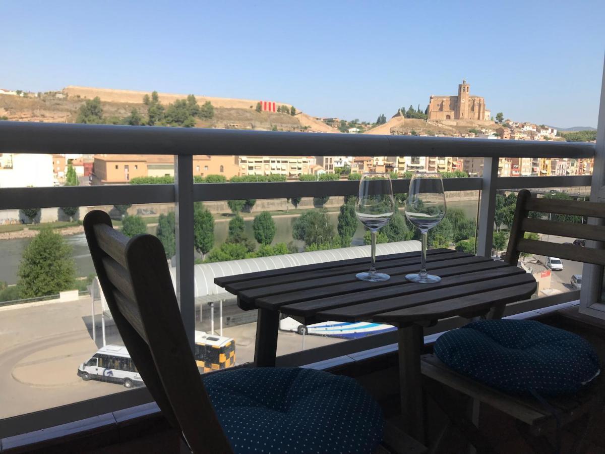 Apartamento Recien Reformado Con Vistas Al Rio Balaguer Bagian luar foto